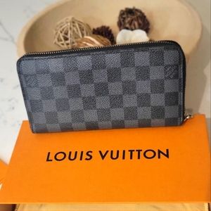 LV Damier Graphite Zip Purse